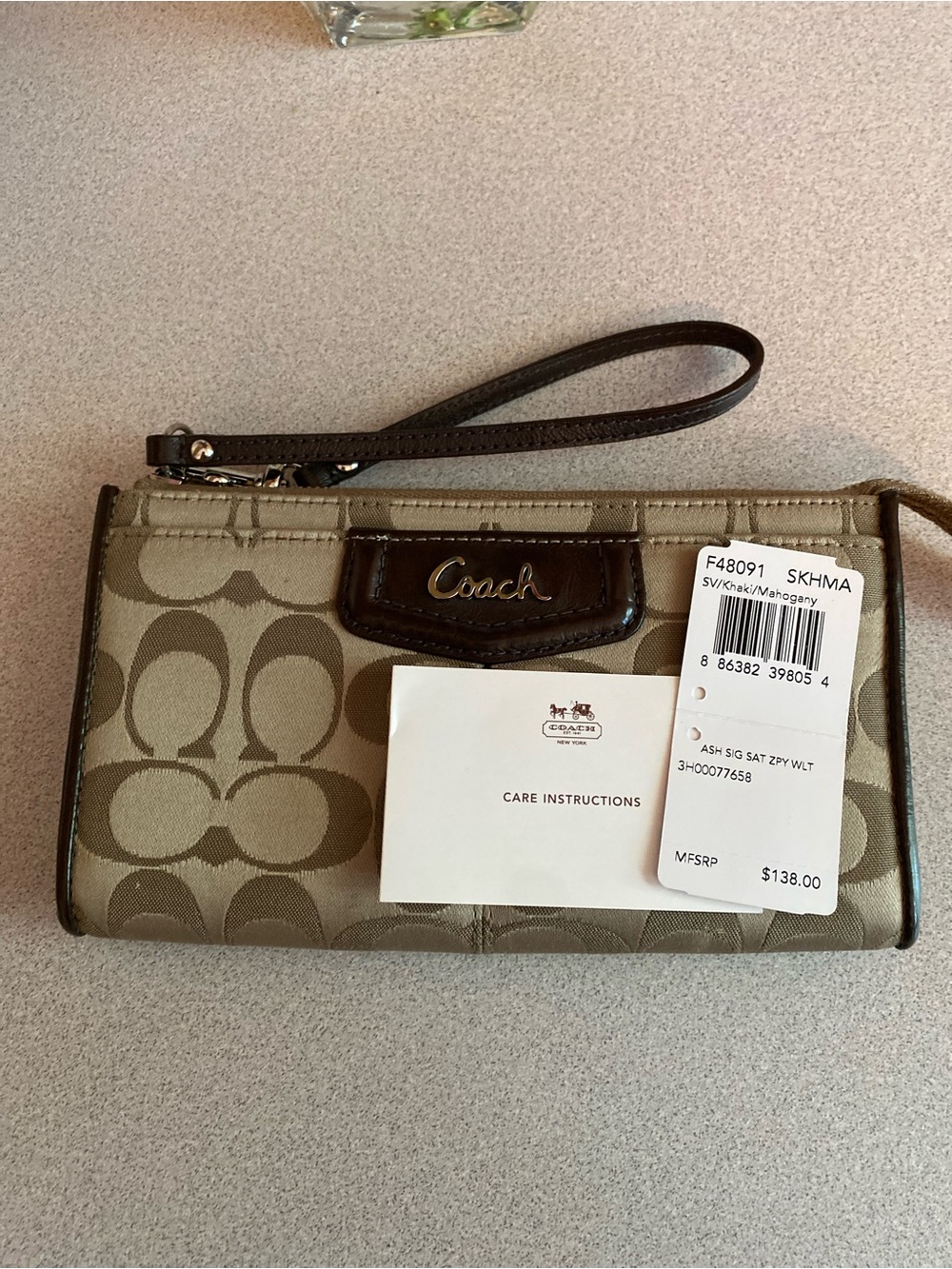 Coach Ashley Signature Zippy Wristlet - Picture 3 of 13